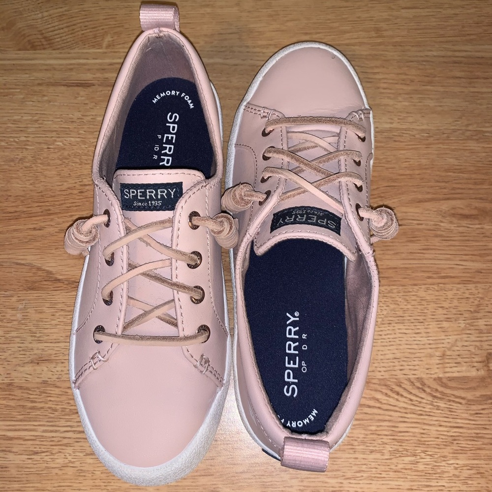 light pink sperries, perfect condition, size 6